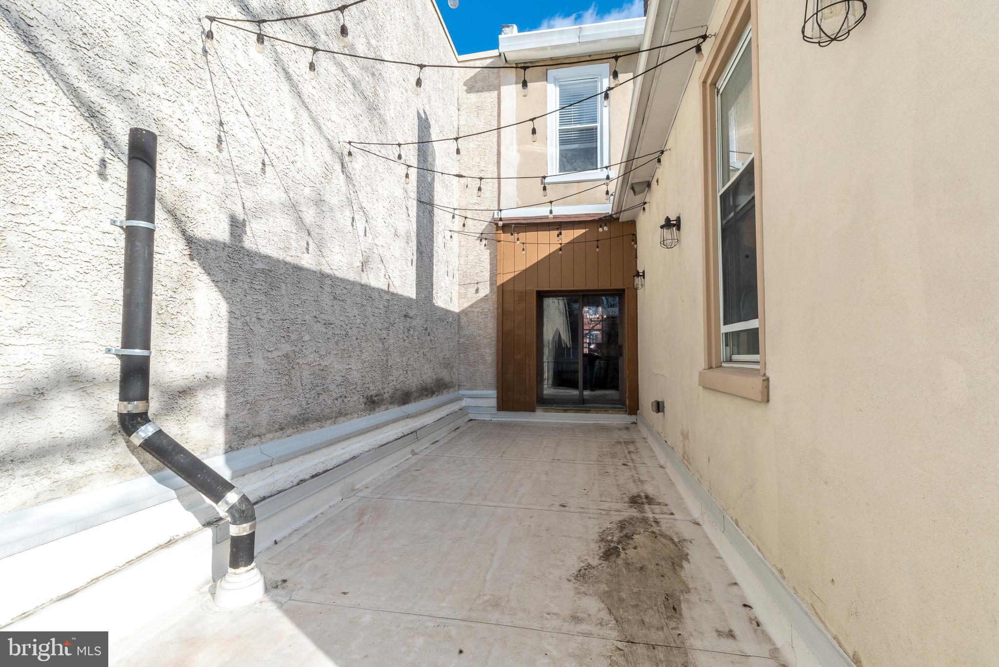 4228 Main St