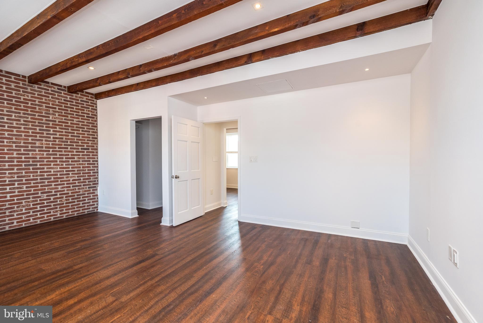 4228 Main St