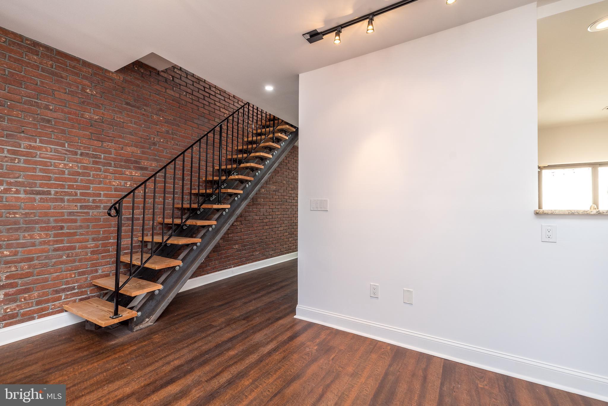4228 Main St