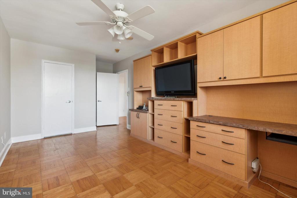 2601 PENNSYLVANIA AVE #721