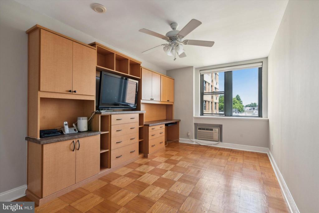 2601 PENNSYLVANIA AVE #721