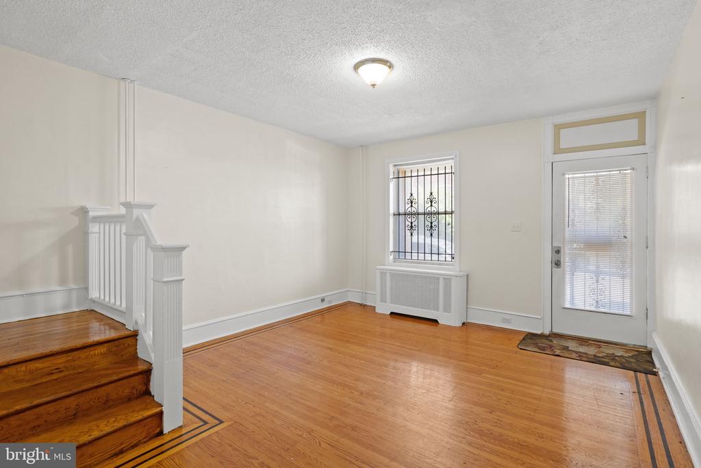 6446 W Girard Ave