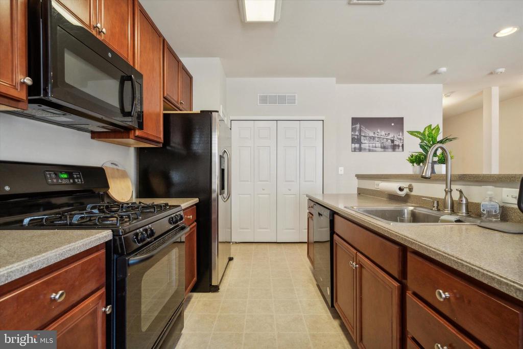 3139 W Thompson St