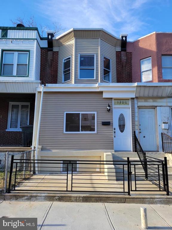 1706 S Conestoga St