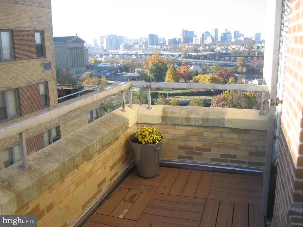 2601 PENNSYLVANIA AVE #1221