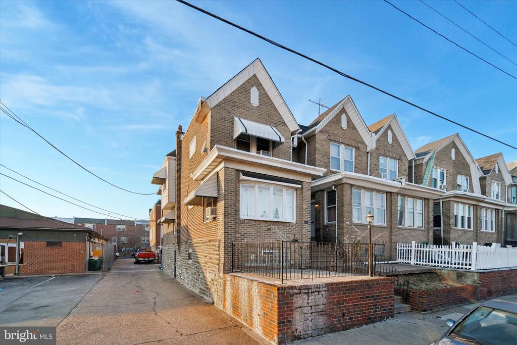 4010 K St