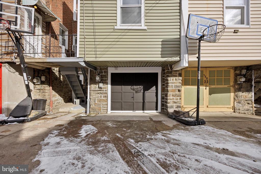 586 Anchor St