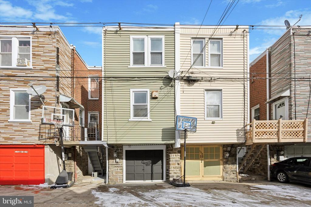 586 Anchor St