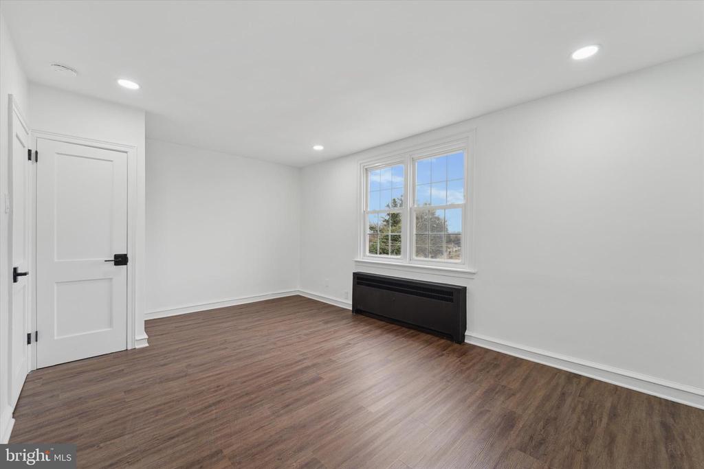 7647 Woolston Ave