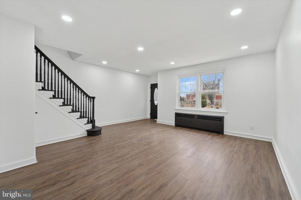 7647 Woolston Ave