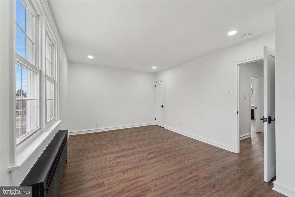 7647 Woolston Ave