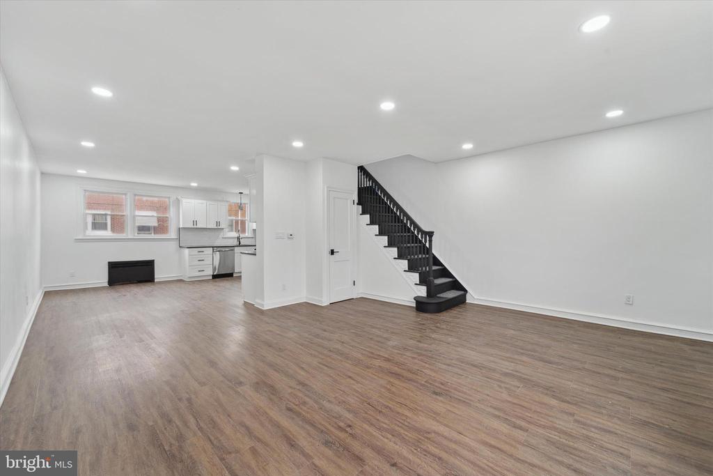 7647 Woolston Ave