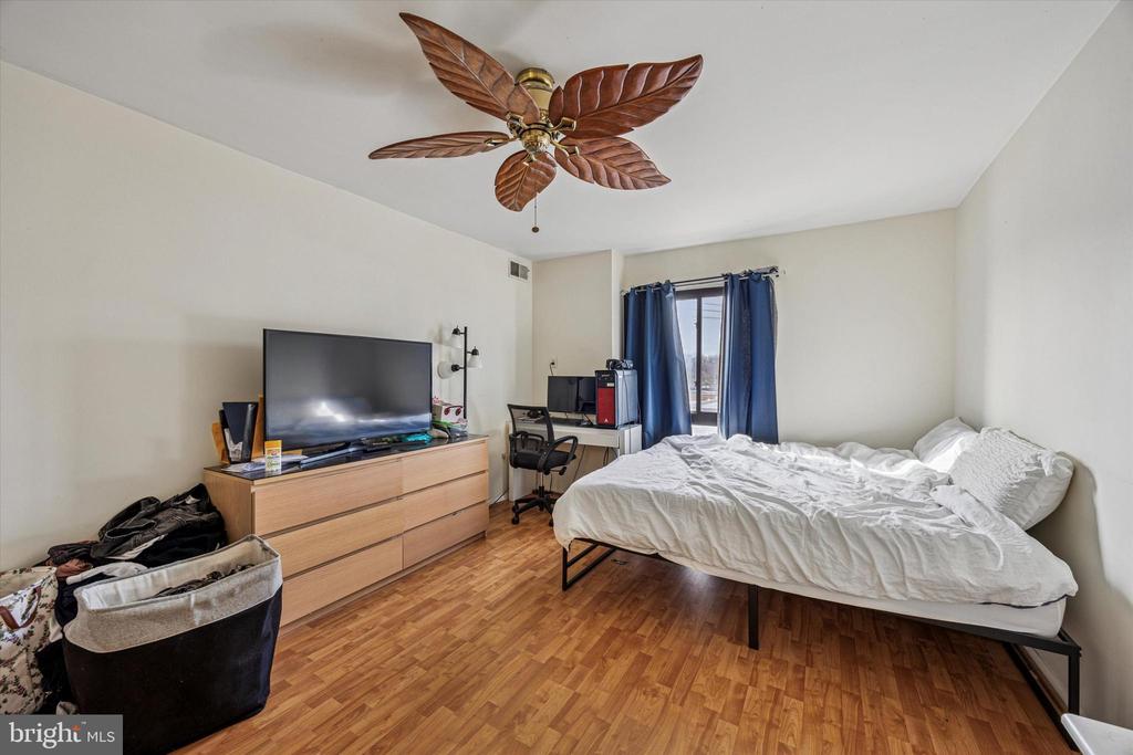 7600 E Roosevelt Blvd #408