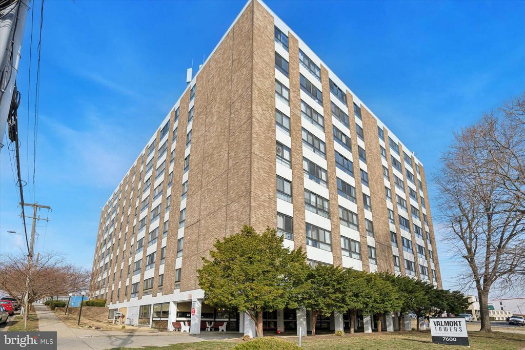 7600 E Roosevelt Blvd #408