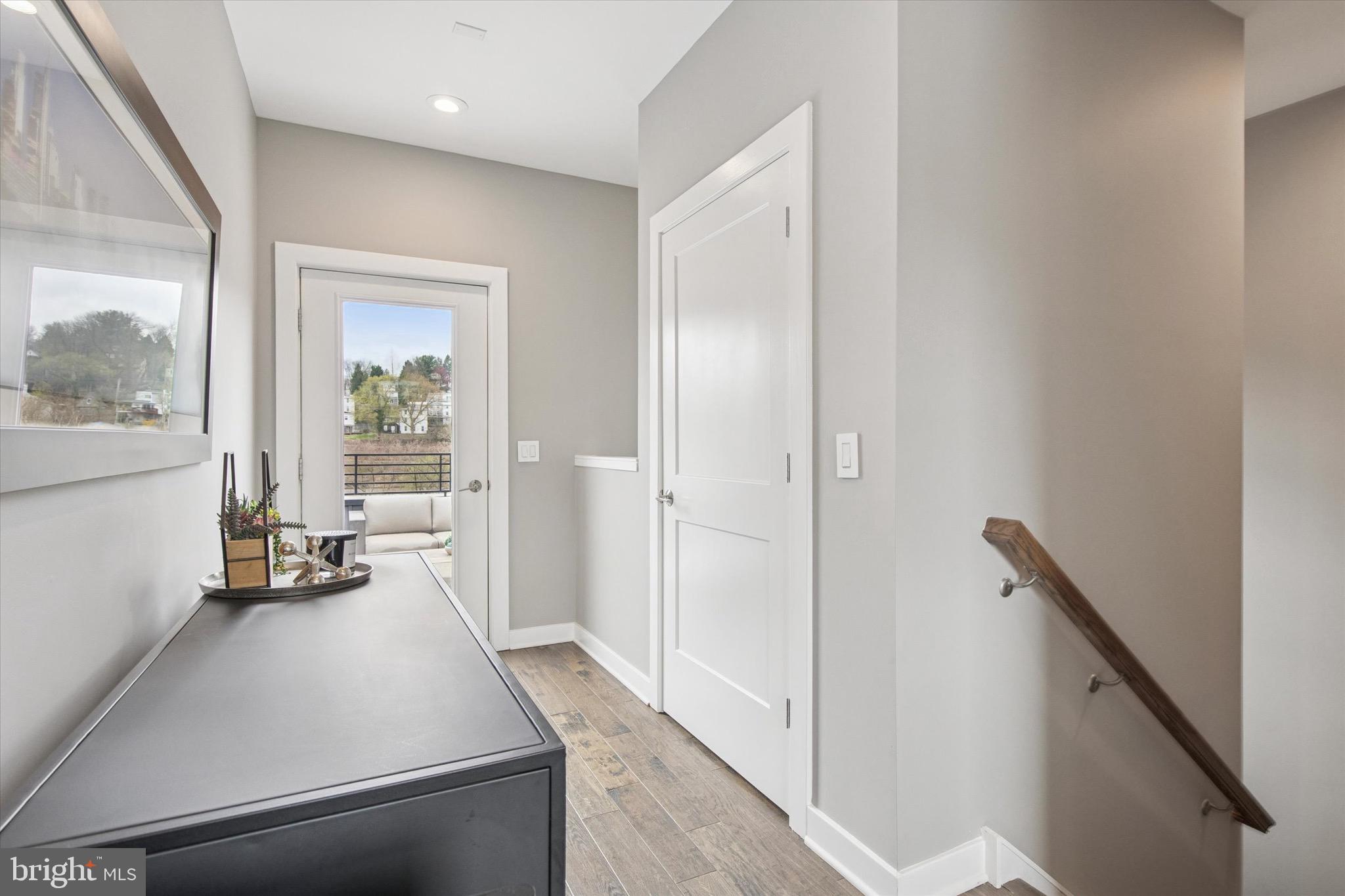 4584 Riverside Way