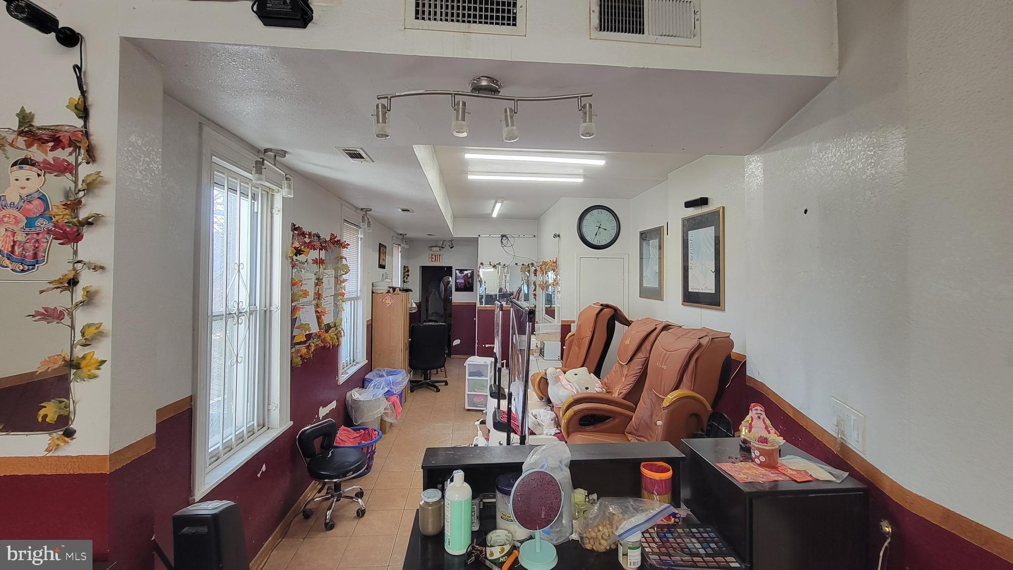 2508 Ridge Ave