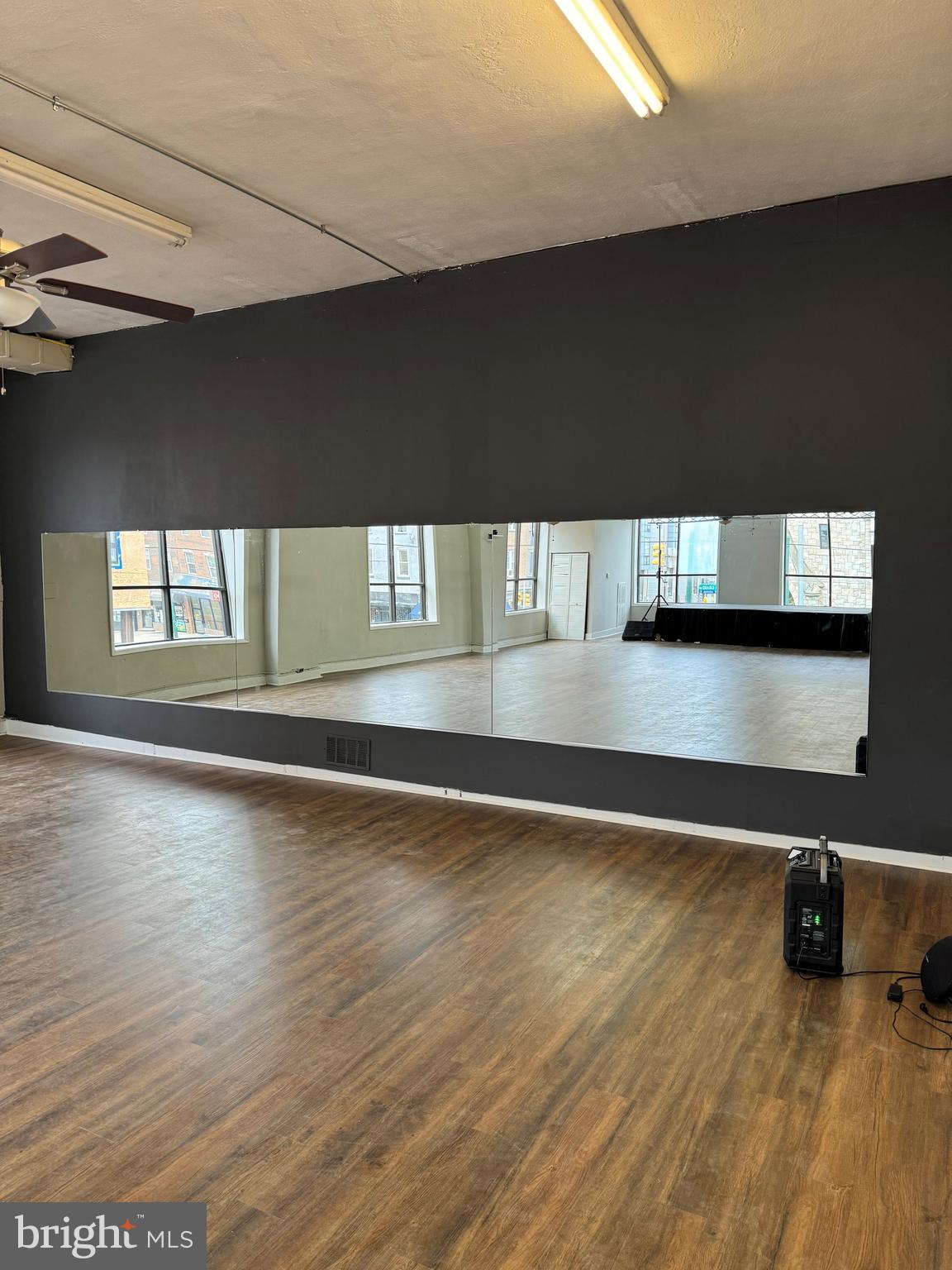 2700 W GIRARD AVENUE