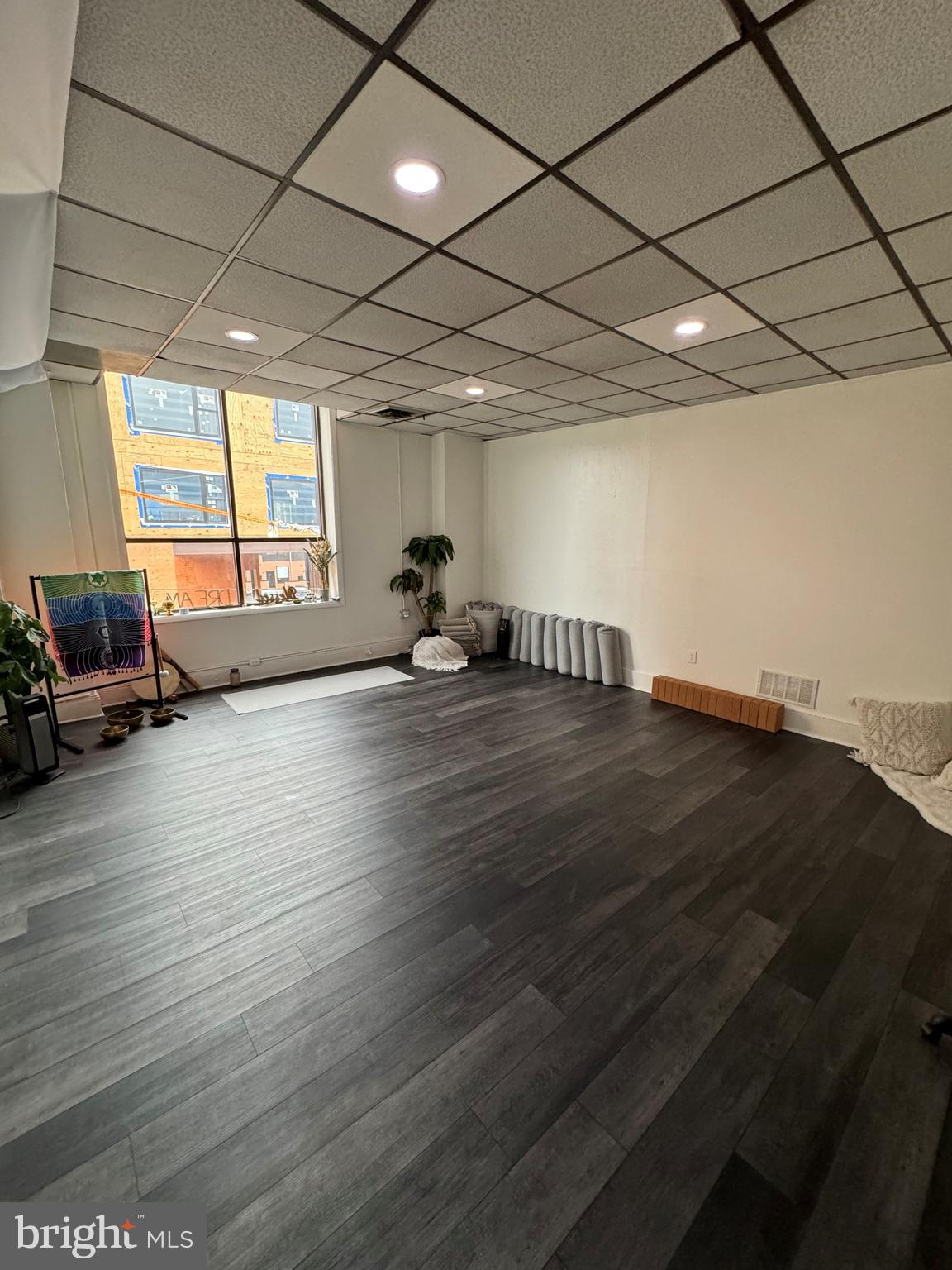 2700 W GIRARD AVENUE