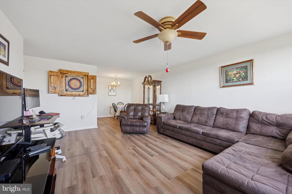 6100 Henry Ave #7d