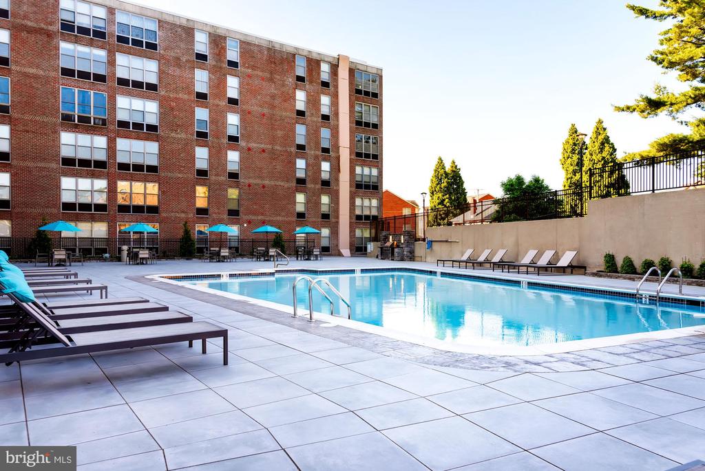 6100 Henry Ave #7d