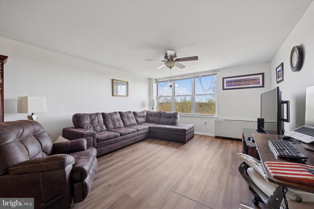 6100 Henry Ave #7d