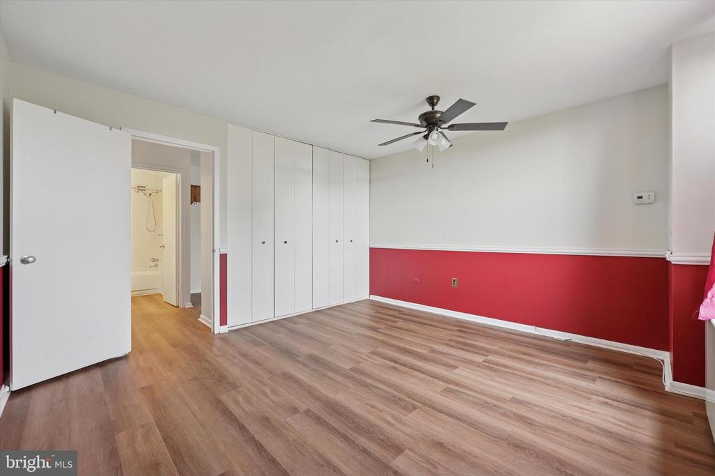 6100 Henry Ave #7d
