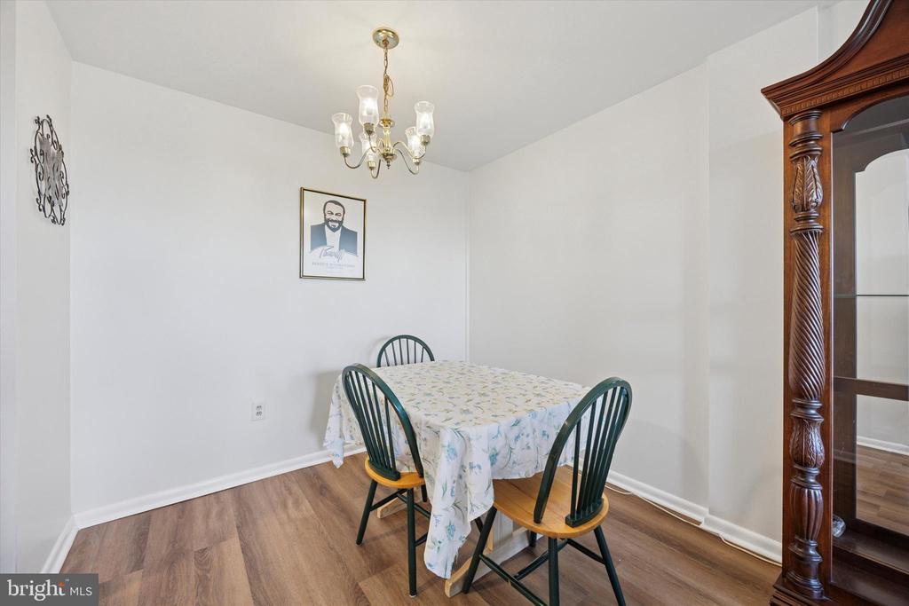 6100 Henry Ave #7d