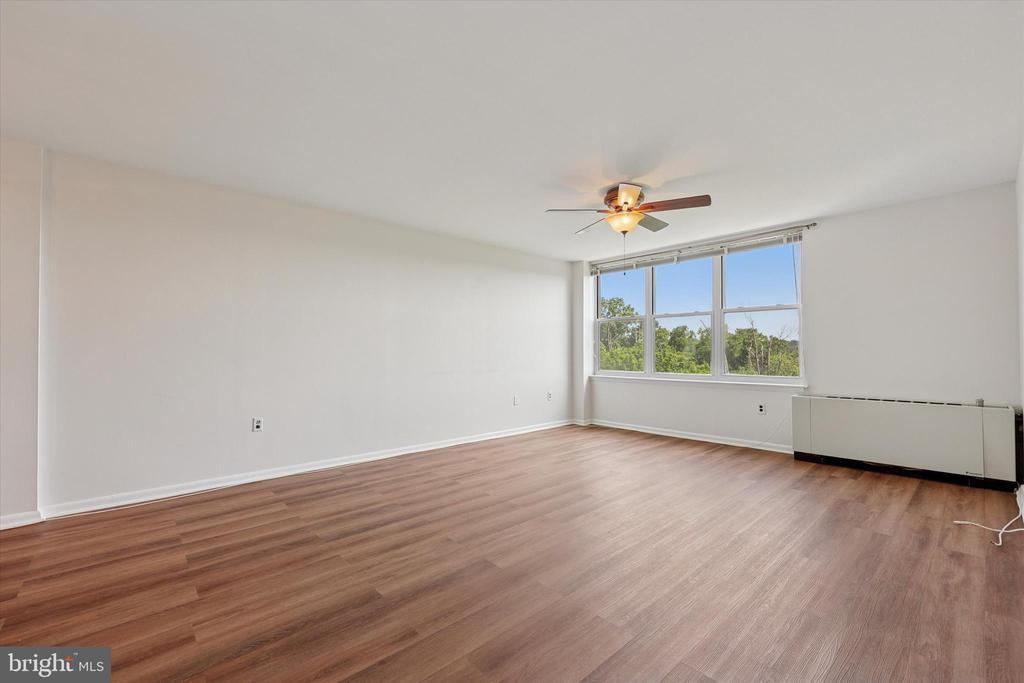 6100 Henry Ave #7d