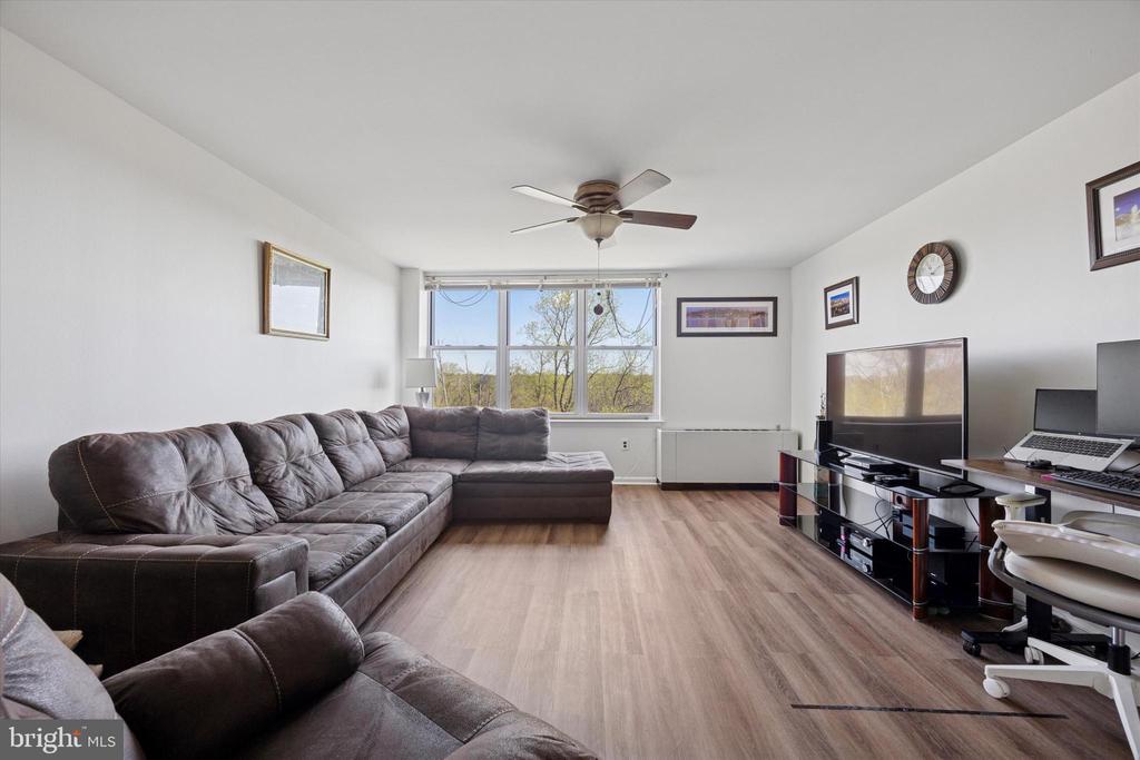 6100 Henry Ave #7d