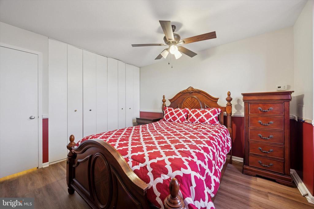 6100 Henry Ave #7d