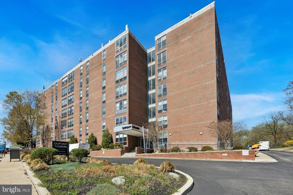 6100 Henry Ave #7d