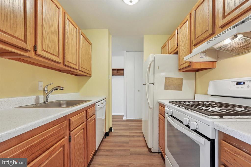 6100 Henry Ave #7d