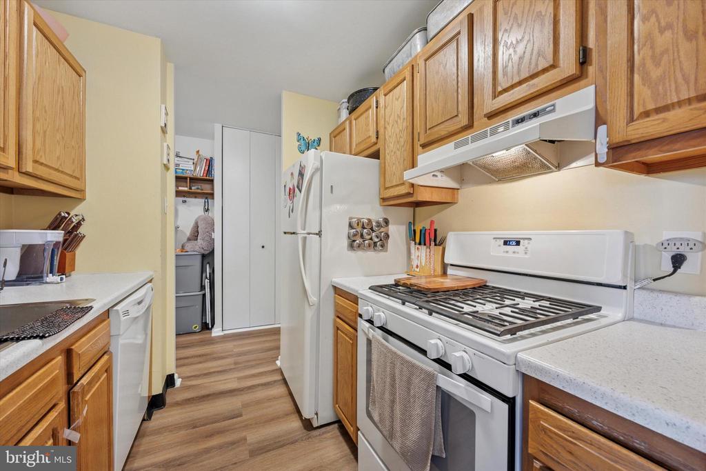 6100 Henry Ave #7d