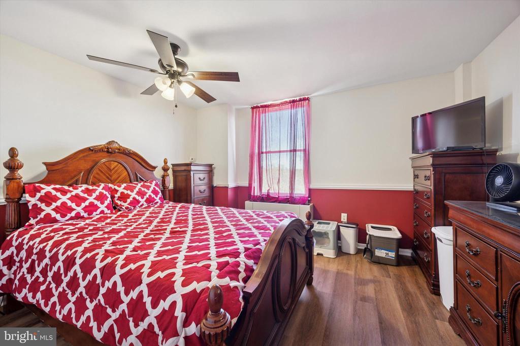 6100 Henry Ave #7d