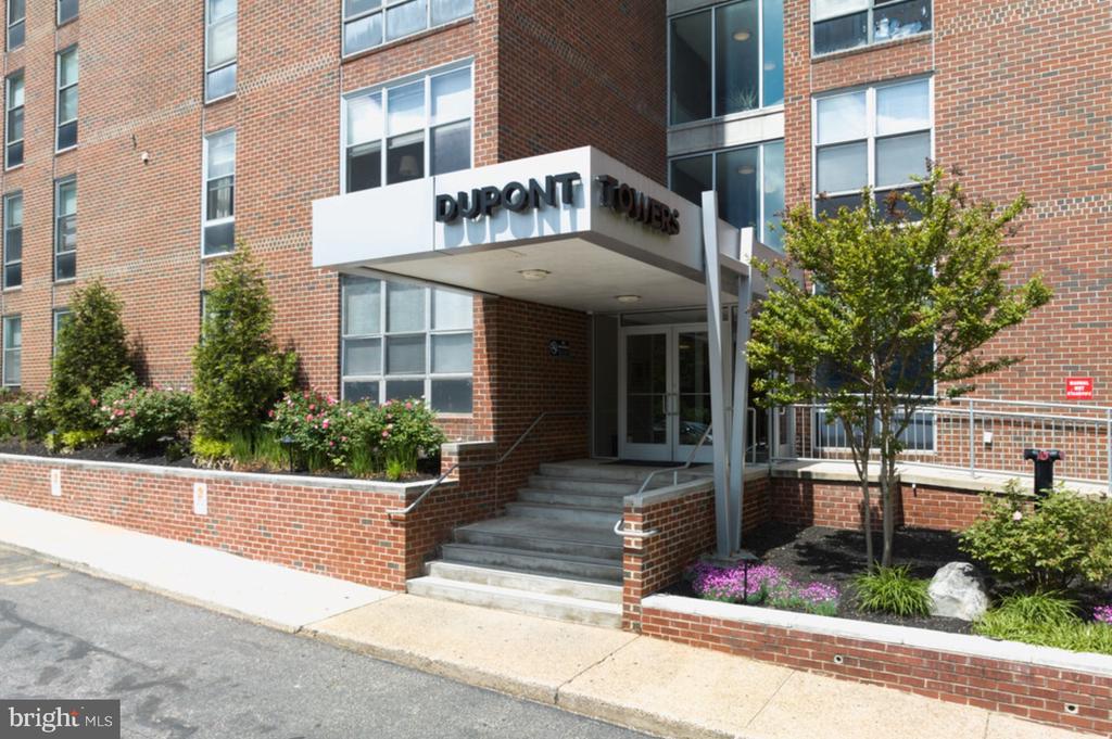 6100 Henry Ave #7d