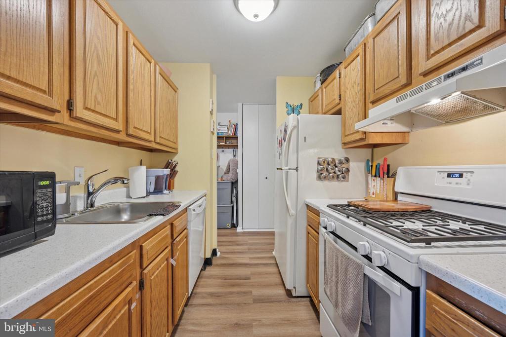 6100 Henry Ave #7d