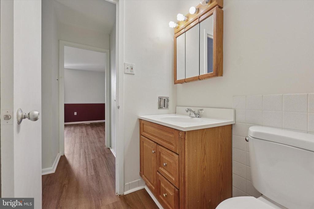 6100 Henry Ave #7d