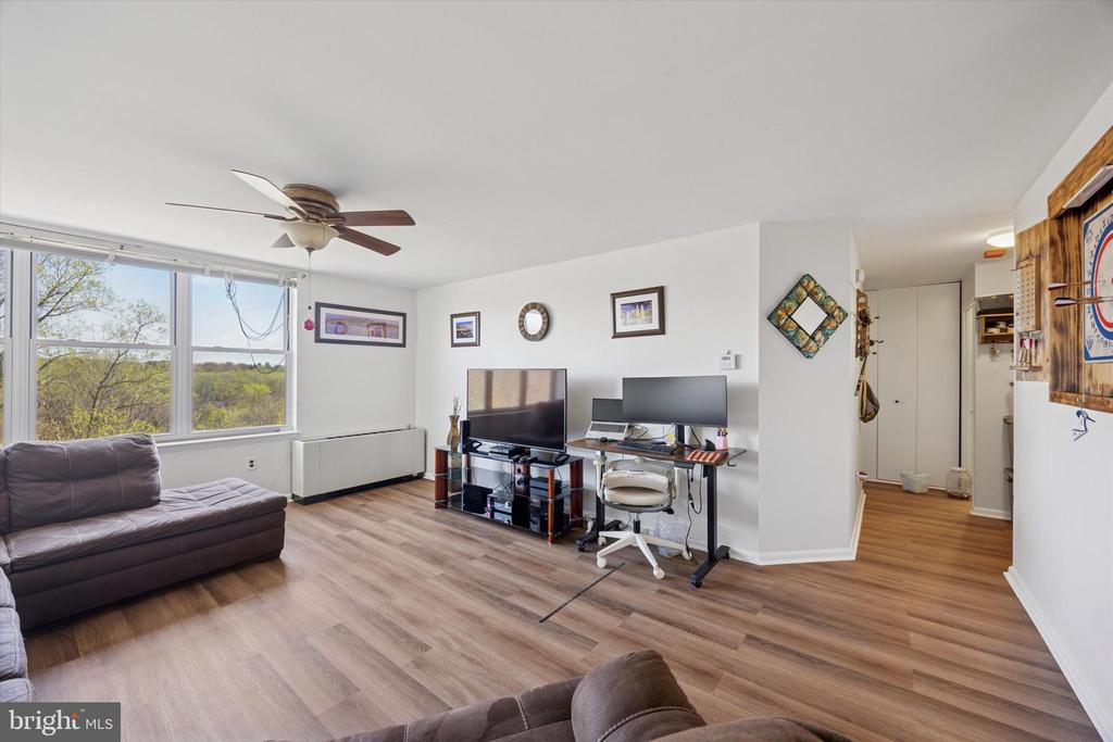 6100 Henry Ave #7d