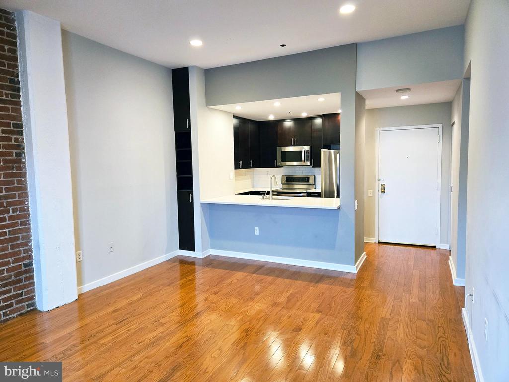 315 New St #417