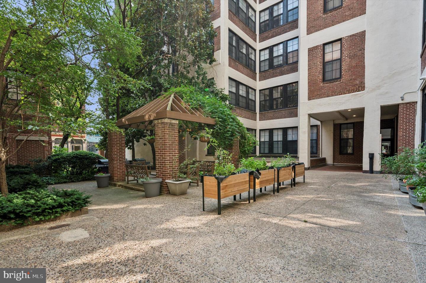 315 New St #417