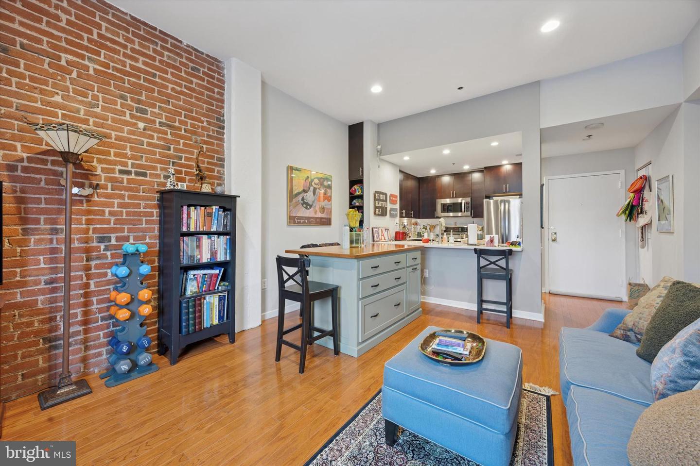 315 New St #417