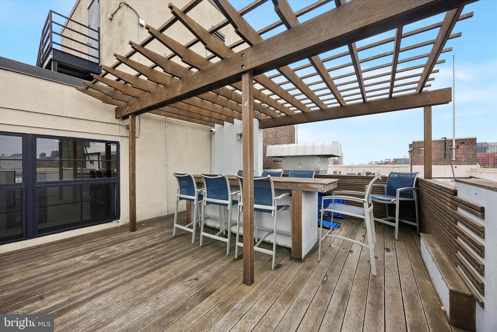 315 New St #417