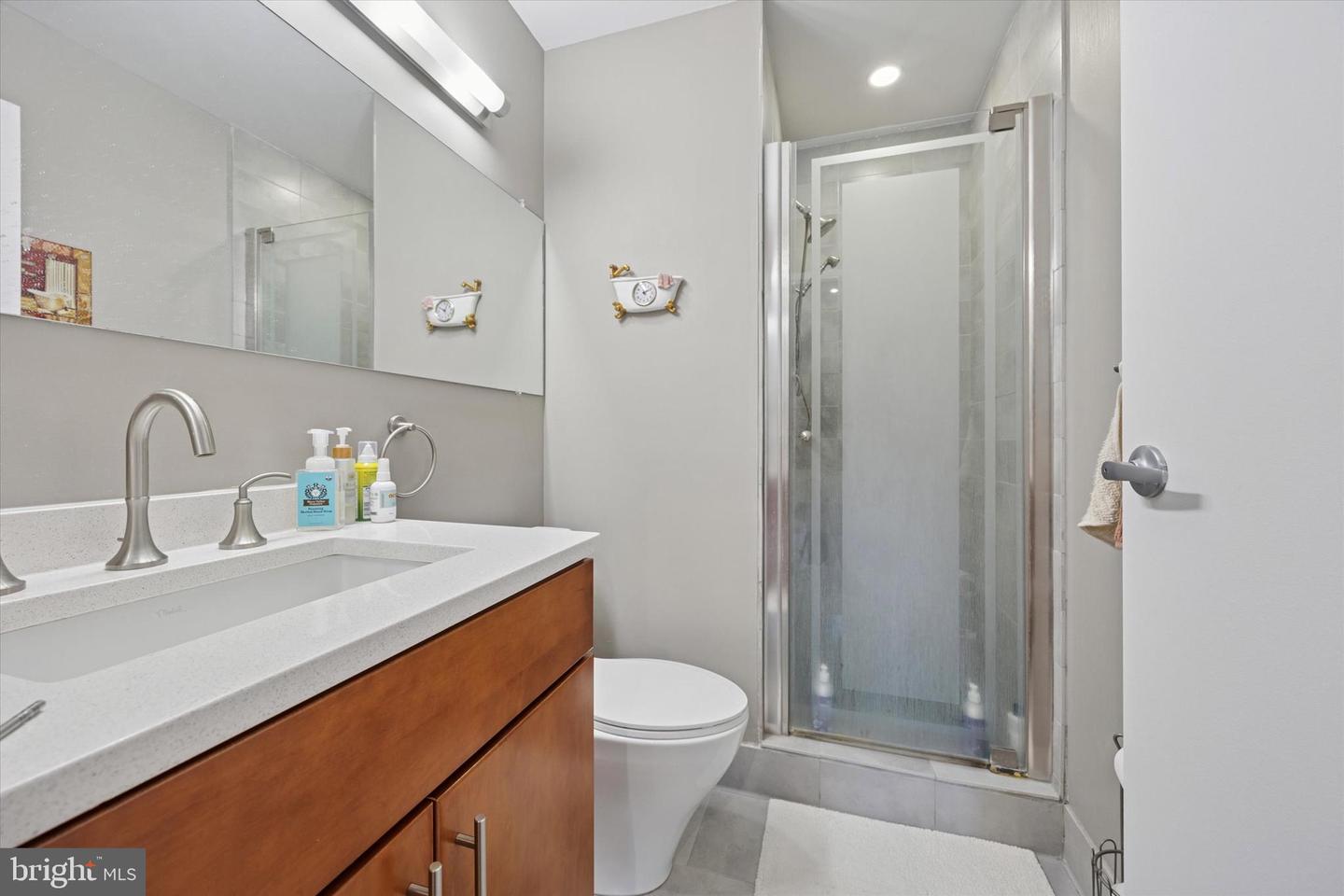 315 New St #417
