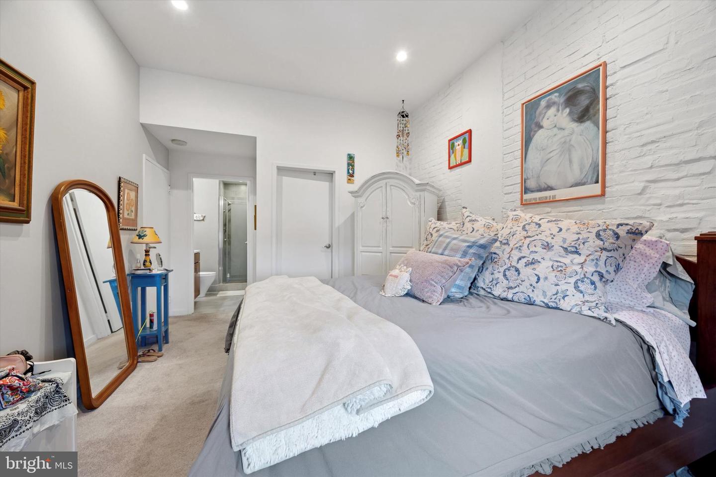 315 New St #417