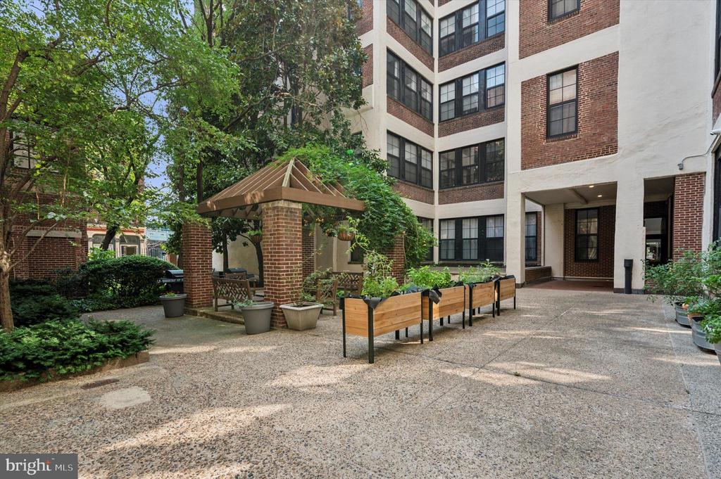 315 New St #417