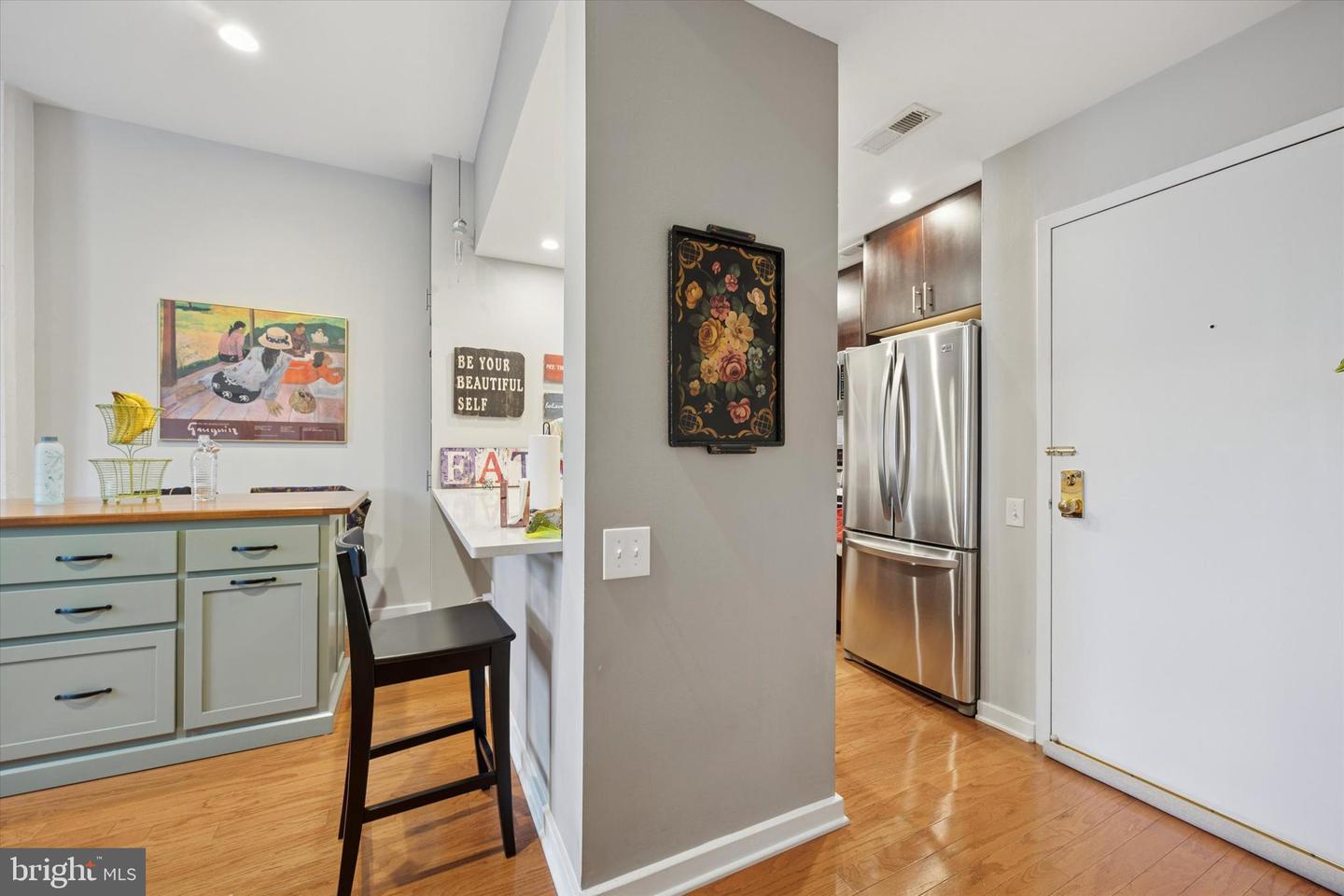 315 New St #417