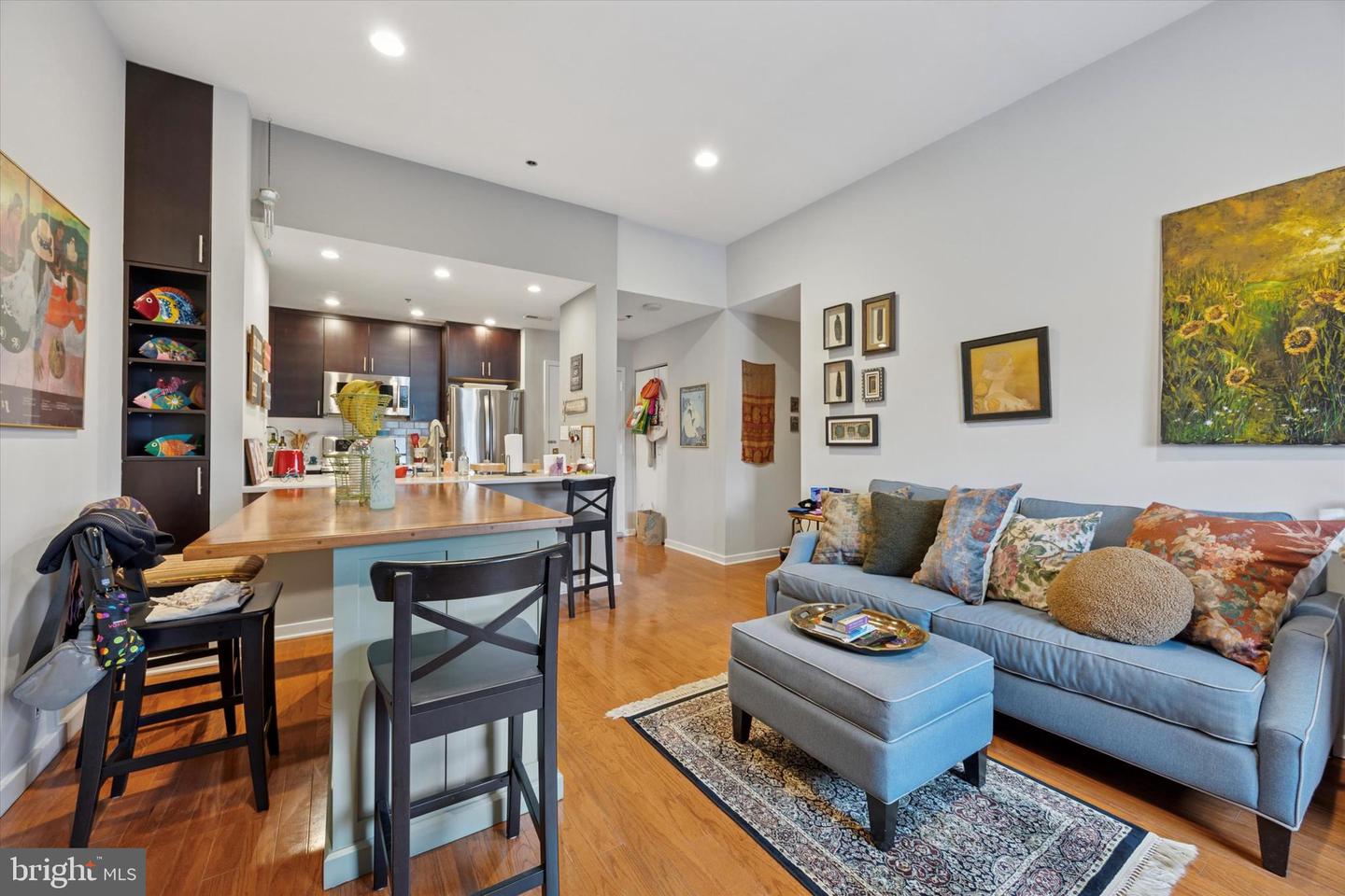 315 New St #417