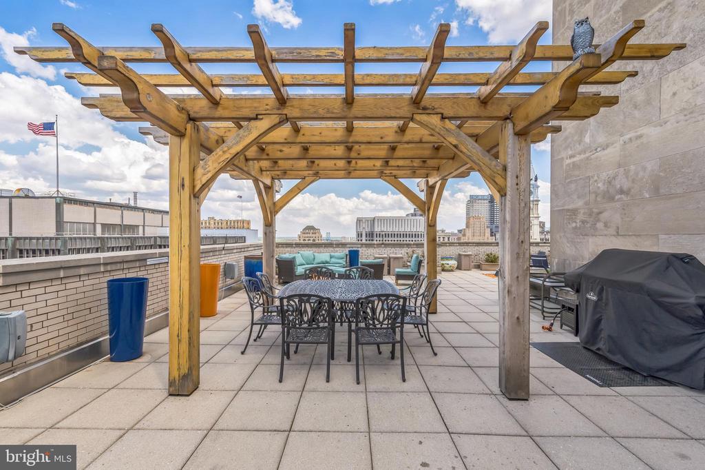 1600-18 ARCH ST #1018