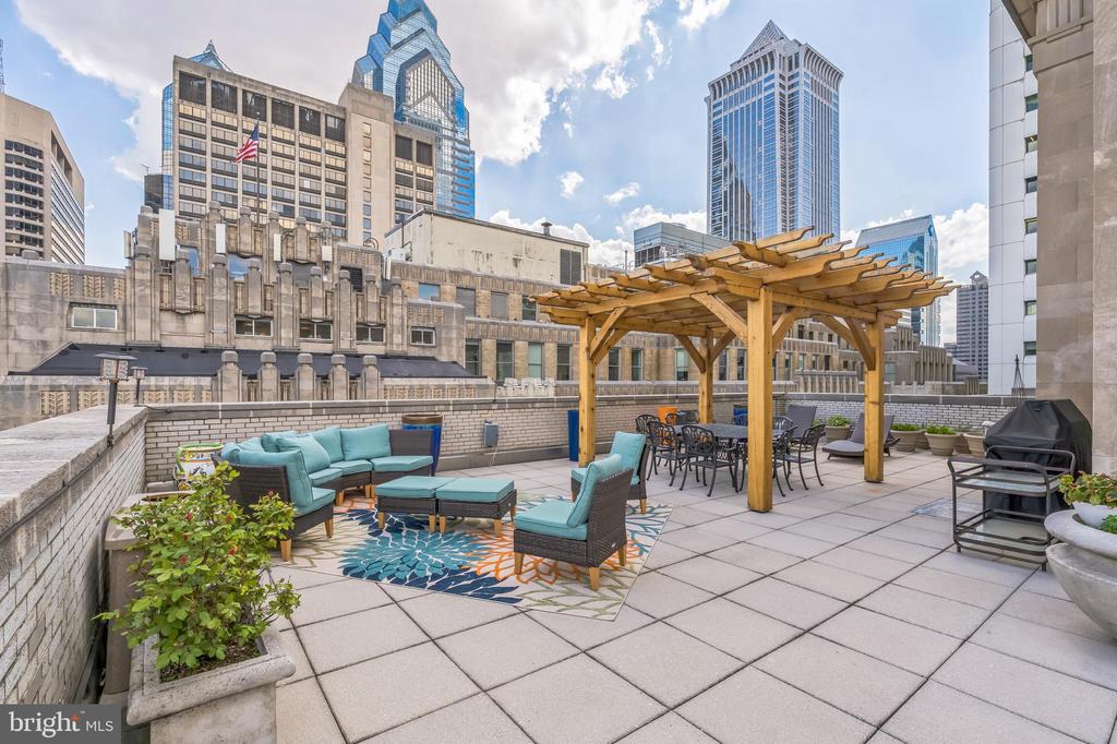 1600-18 ARCH ST #1018
