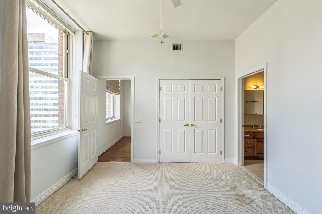 1600-18 ARCH ST #1018